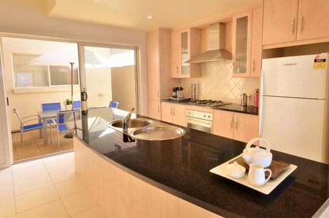 Adelaide Luxury Beach House - Accommodation Yamba 26