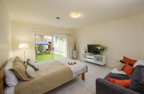 Adelaide Luxury Beach House - Accommodation Yamba 33