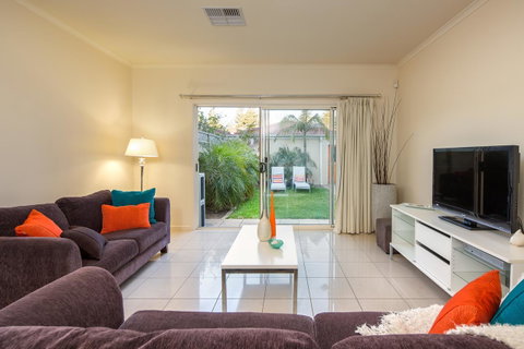Adelaide Luxury Beach House - Accommodation Yamba 32