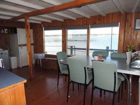 PS Federal Retreat Paddle Steamer Goolwa - Accommodation Yamba 23