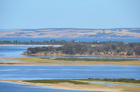 Of Stone & Wood Guesthouse - Accommodation Yamba 3