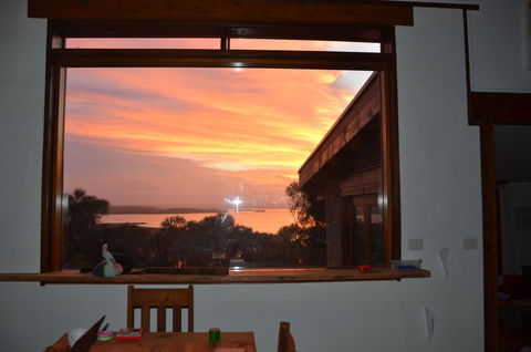 Of Stone & Wood Guesthouse - Accommodation Yamba 23