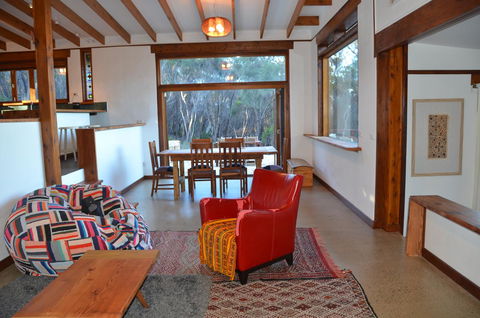 Of Stone & Wood Guesthouse - Accommodation Yamba 5