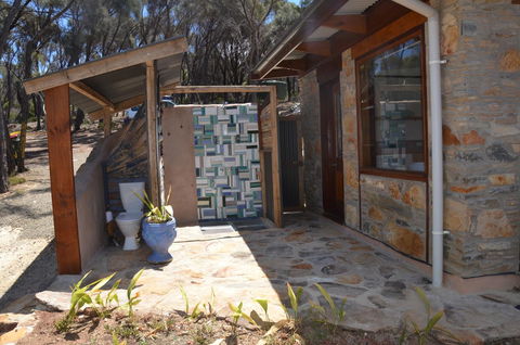 Of Stone & Wood Guesthouse - Accommodation Yamba 16