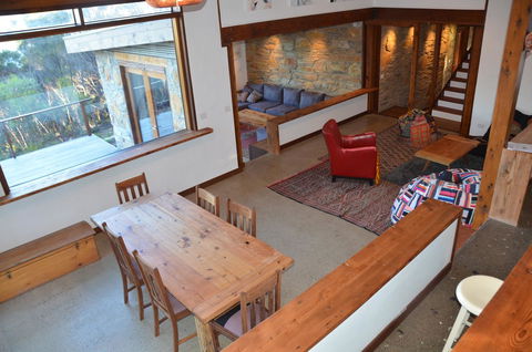 Of Stone & Wood Guesthouse - Accommodation Yamba 6