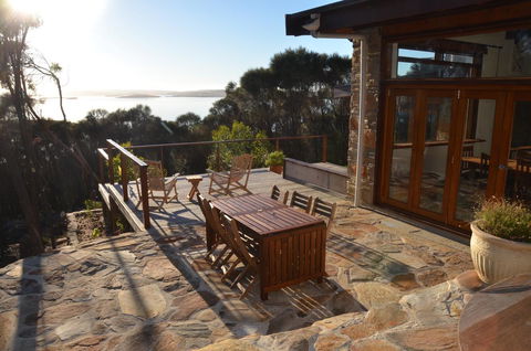 Of Stone & Wood Guesthouse - Accommodation Yamba 17