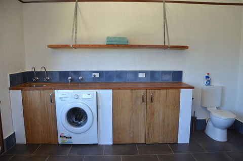 Of Stone & Wood Guesthouse - Accommodation Yamba 15