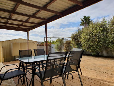 Super Central Location - Accommodation Yamba 11