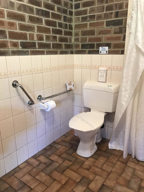 Lake Albert Motel - Accommodation Yamba 1