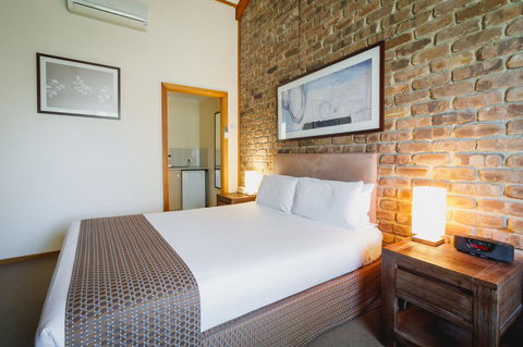 The Lodge By Manna - Accommodation Yamba 6