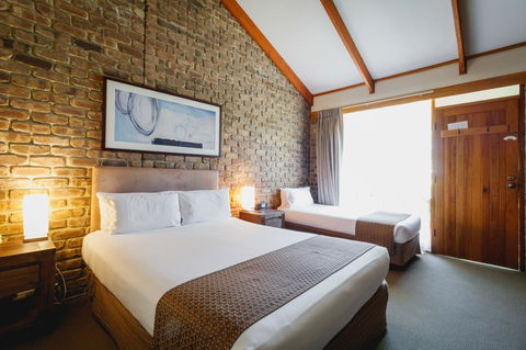 The Lodge By Manna - Accommodation Yamba 9