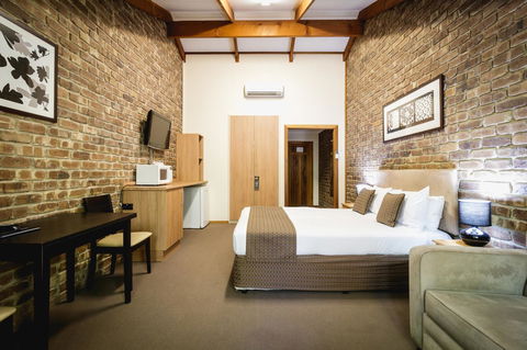 The Lodge By Manna - Accommodation Yamba 1
