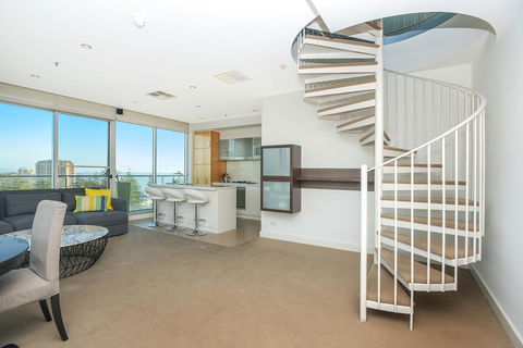 Glenelg Skyline Penthouse - Accommodation Yamba 18