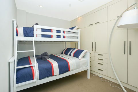 Glenelg Skyline Penthouse - Accommodation Yamba 44