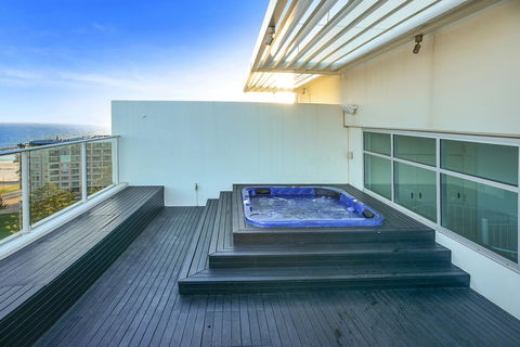 Glenelg Skyline Penthouse - Accommodation Yamba 15