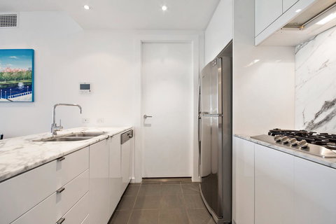 Swainson On Hindmarsh - Accommodation Yamba 2