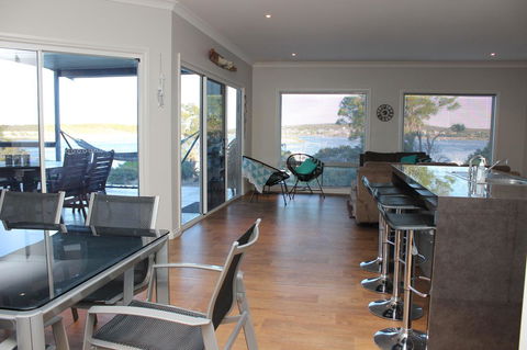 Waterfront On Osprey - Accommodation Yamba 7
