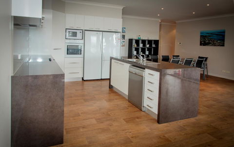 Waterfront On Osprey - Accommodation Yamba 8