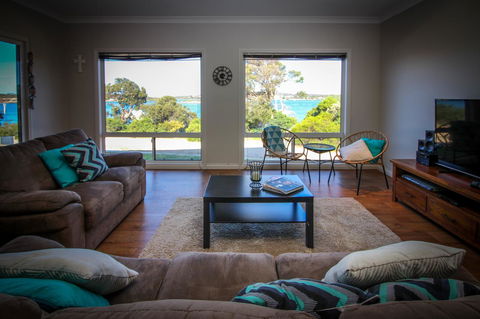 Waterfront On Osprey - Accommodation Yamba 2