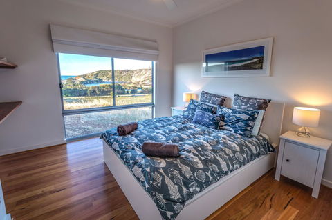 Middle River Beach House - East & West House - Accommodation Yamba 13