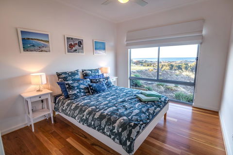 Middle River Beach House - East & West House - Accommodation Yamba 12