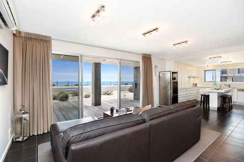 Esplanade Escape - Accommodation Yamba 1
