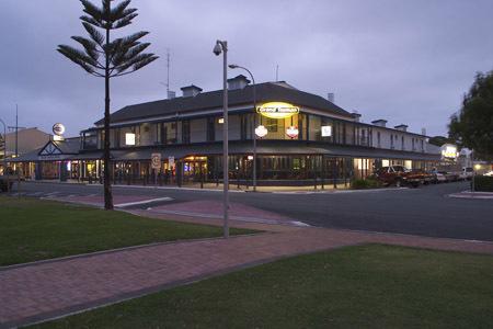 Grand Tasman Hotel - Accommodation Yamba 16