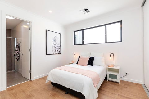 Brand New Affordable Luxury 3 Bedroom 3 Bathrooms House Close To Adelaide City, Chinatown, Beach, Adelaide Airport - Accommodation Yamba 0