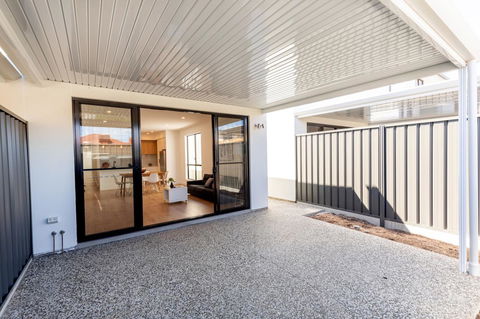 Brand New Affordable Luxury 3 Bedroom 3 Bathrooms House Close To Adelaide City, Chinatown, Beach, Adelaide Airport - Accommodation Yamba 3