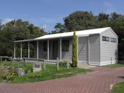 Lakeside Tourist Park - Accommodation Yamba 1