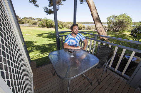 Lakeside Tourist Park - Accommodation Yamba 0