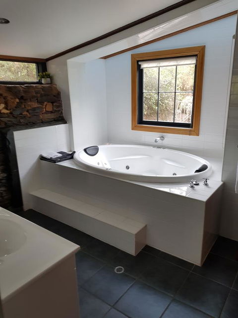 William Hunt's Retreat - Cypress Studio - Accommodation Yamba 3