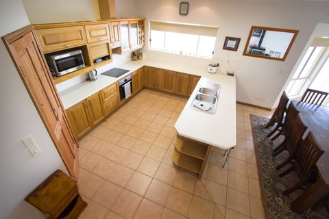 Limestone Ridge - Accommodation Yamba 2