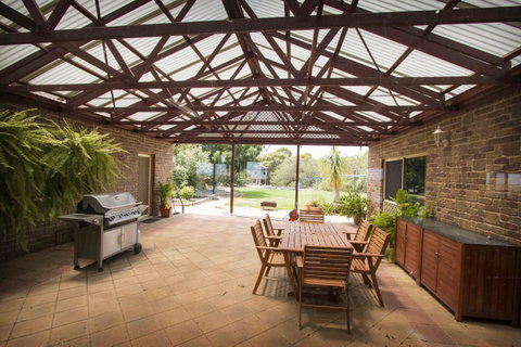 Limestone Ridge - Accommodation Yamba 1