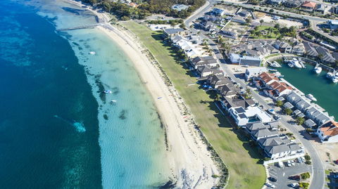 Mariners Cay Apartment - Accommodation Yamba 2