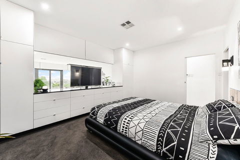 KENNEDY EXECUTIVE TOWNHOUSE - Accommodation Yamba 20