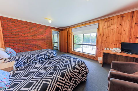 Country Roads Motor Inn Naracoorte - Accommodation Yamba 15