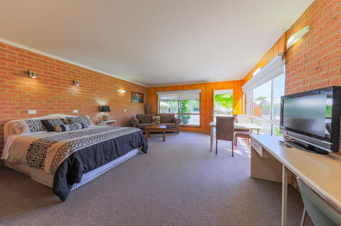 Country Roads Motor Inn Naracoorte - Accommodation Yamba 3