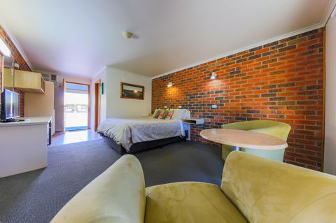 Country Roads Motor Inn Naracoorte - Accommodation Yamba 7
