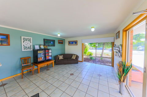 Country Roads Motor Inn Naracoorte - Accommodation Yamba 37
