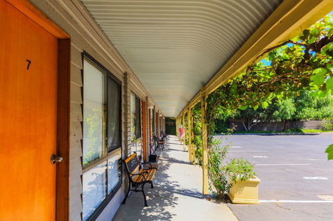 Country Roads Motor Inn Naracoorte - Accommodation Yamba 27