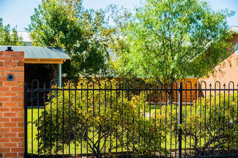 Country Roads Motor Inn Naracoorte - Accommodation Yamba 44