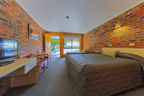 Country Roads Motor Inn Naracoorte - Accommodation Yamba 10