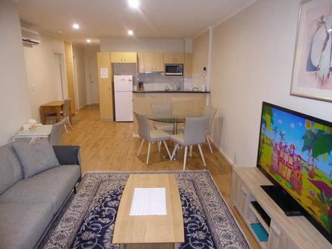 ADELAIDE CENTRAL APARTMENT - 3BR, 2BATH & CARPARK - Accommodation Yamba 4