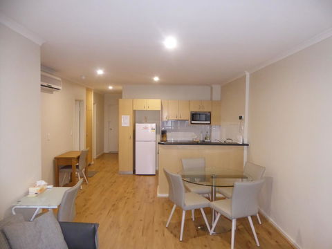ADELAIDE CENTRAL APARTMENT - 3BR, 2BATH & CARPARK - Accommodation Yamba 8
