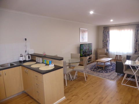 ADELAIDE CENTRAL APARTMENT - 3BR, 2BATH & CARPARK - Accommodation Yamba 7