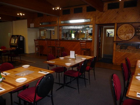 The Wine Vine Hotel - Accommodation Yamba 8