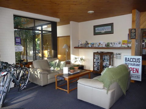 The Wine Vine Hotel - Accommodation Yamba 9