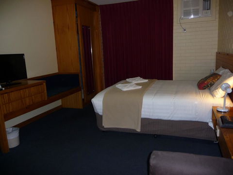 The Wine Vine Hotel - Accommodation Yamba 4
