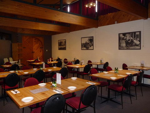The Wine Vine Hotel - Accommodation Yamba 7